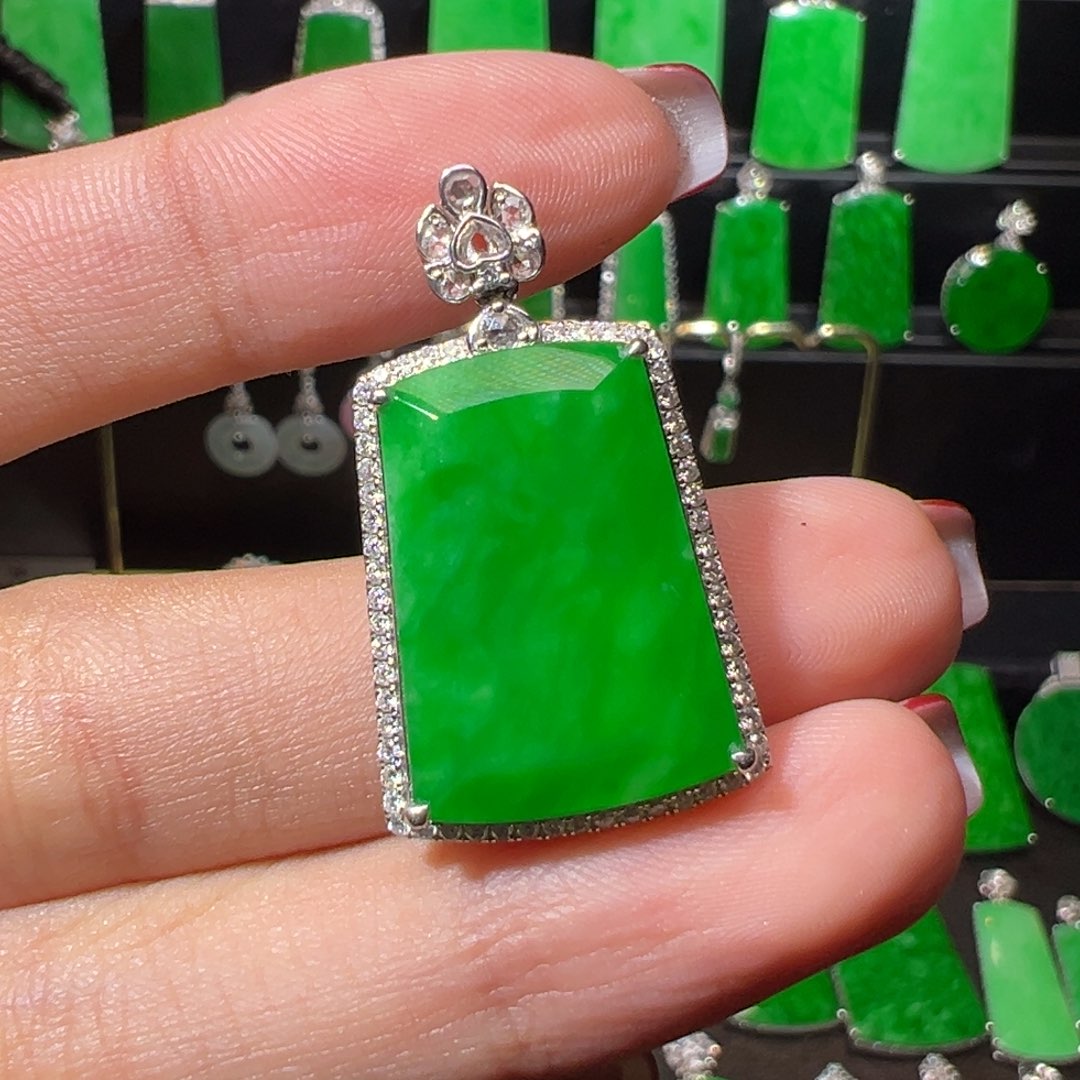 翡翠吊坠(不含链)18K金镶嵌自**檬