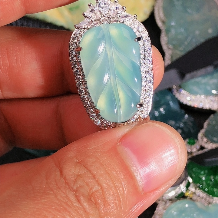 翡翠颈饰未镶嵌5，