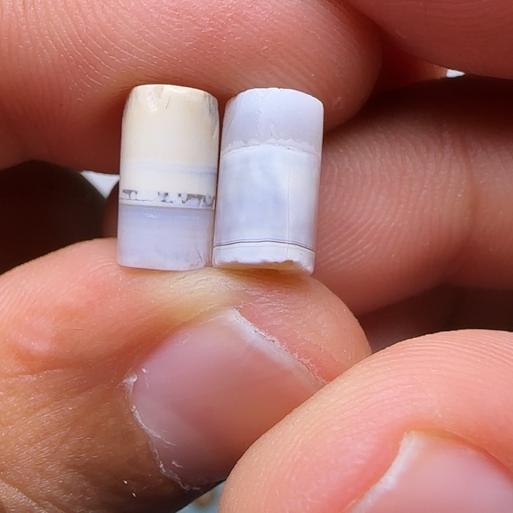 青金石未镶嵌颈饰