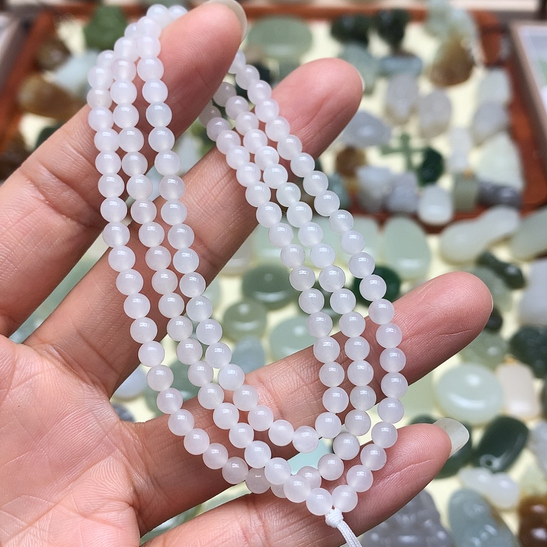 和田玉未镶嵌颈饰恋