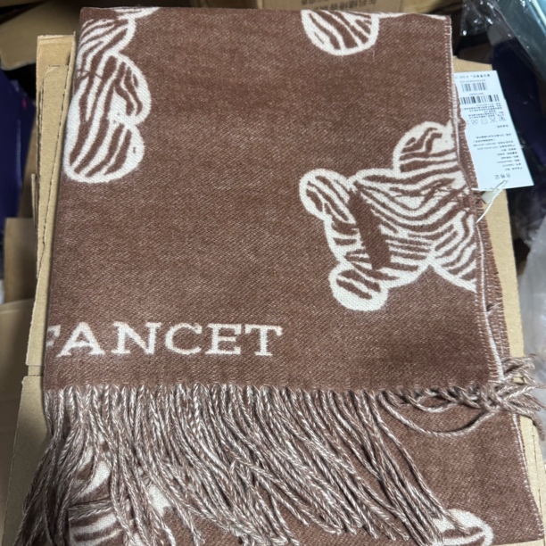 高品质小熊图案冬季围巾