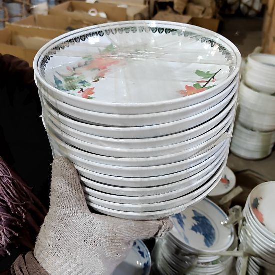 绿泥盘子碗茶壶啥都有