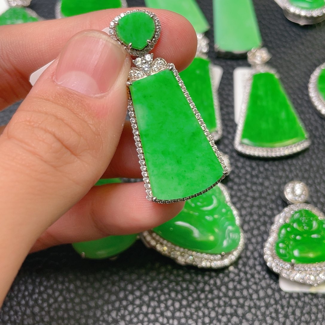 【闪购商品】翡翠吊坠(不含链)银S925镶嵌