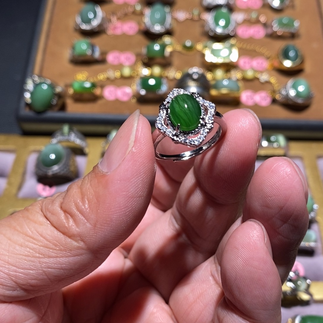 和田玉（碧玉）戒指未镶嵌