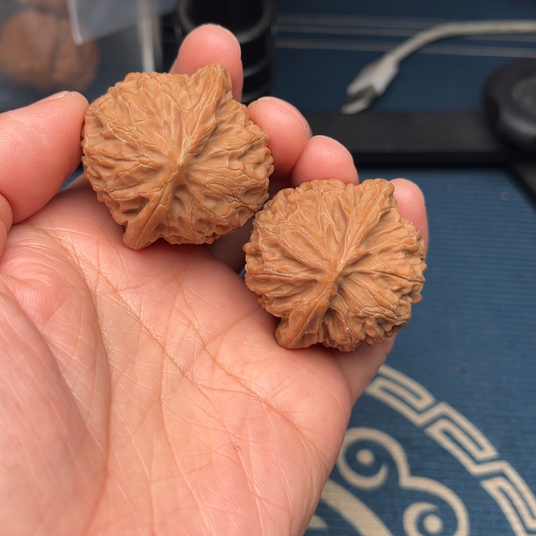 文玩核桃把件宫灯