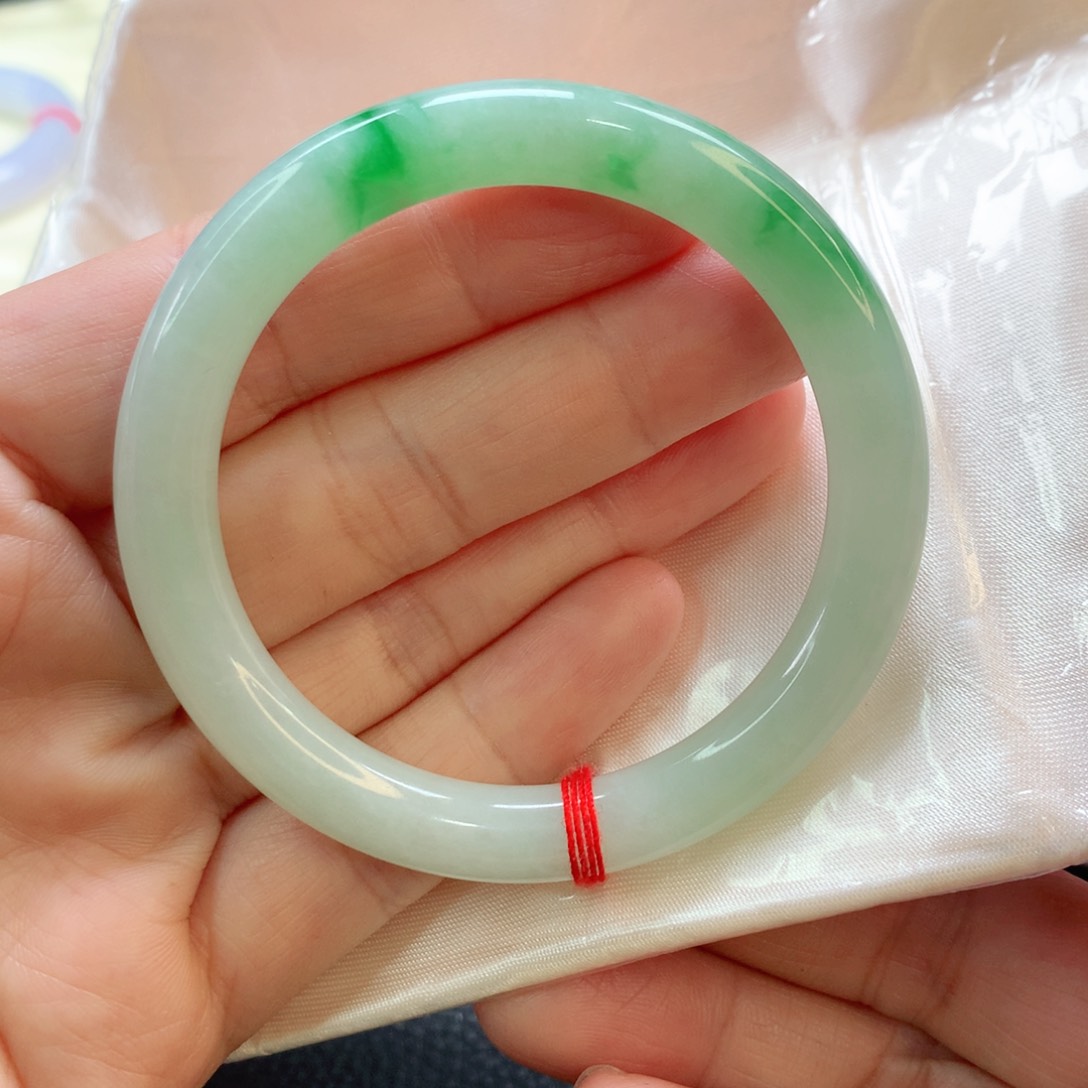 翡翠手镯未镶嵌50.7圆