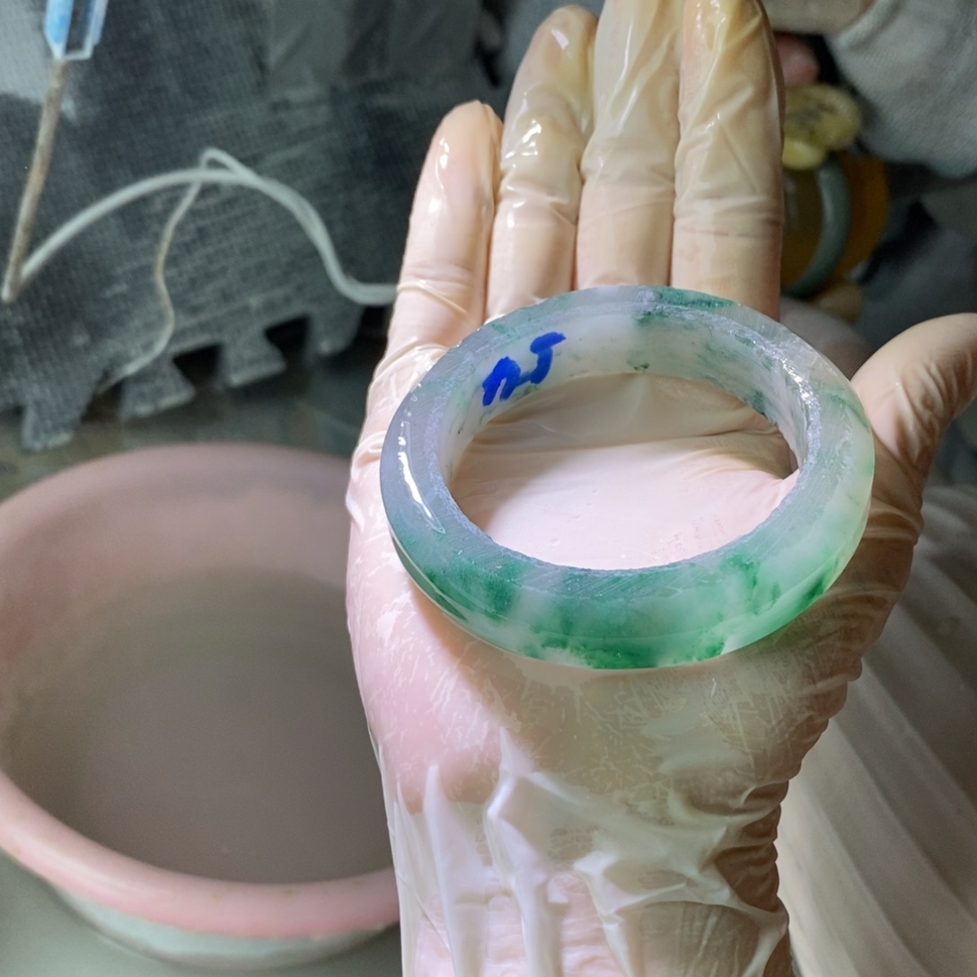 ＠****石英质玉（非洲翠）未镶嵌手镯定制