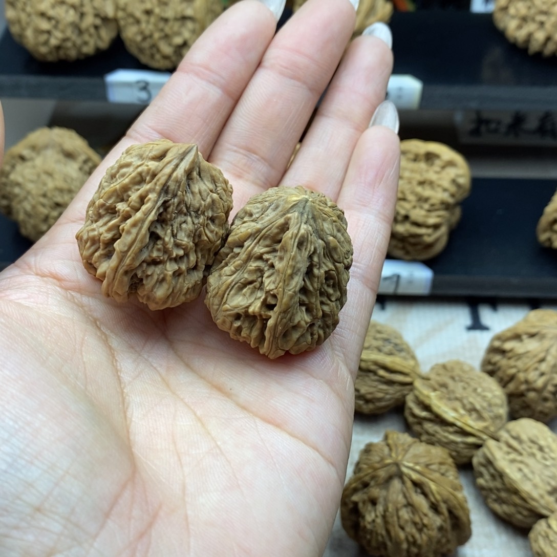 文玩核桃吊坠南疆