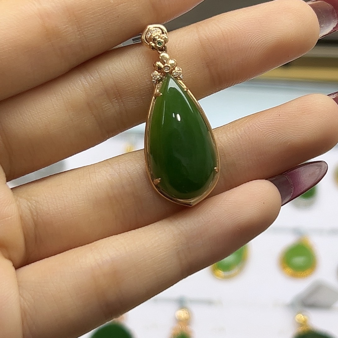 和田玉18K金镶嵌吊坠(赠链)