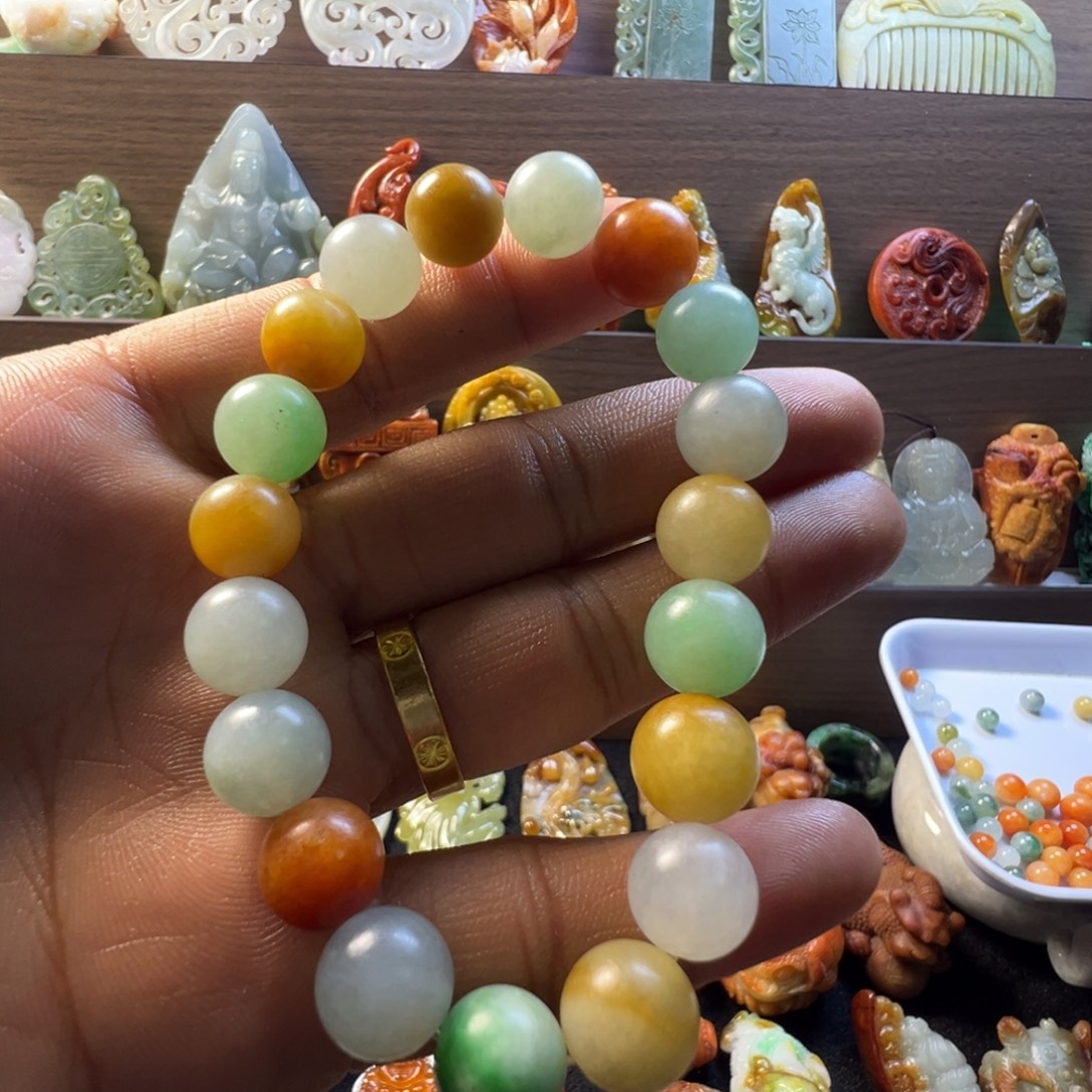 喵****翡翠未镶嵌颈饰翡翠