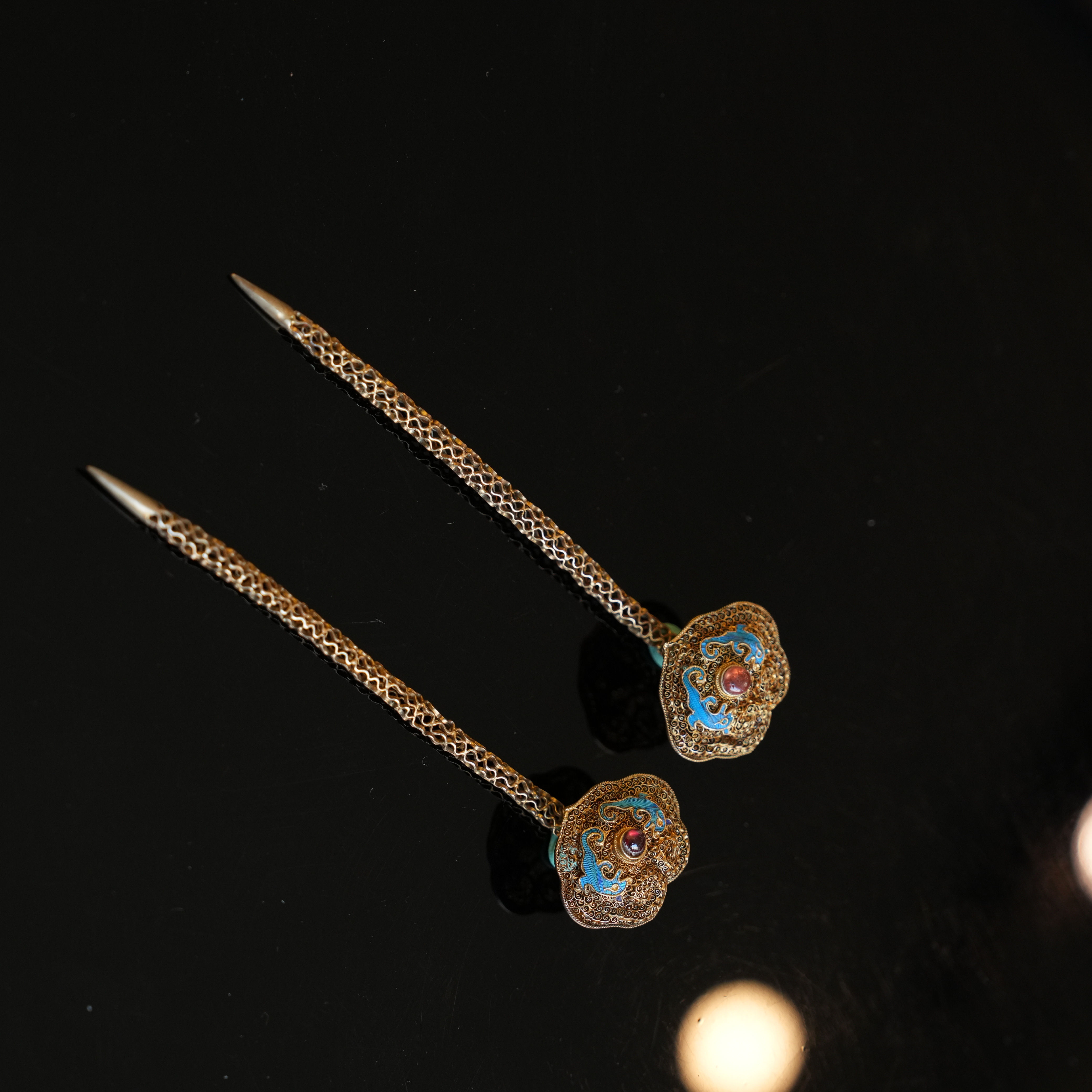 【南宫秀｜文物商店】20世纪前期碧玺嵌发簪一对