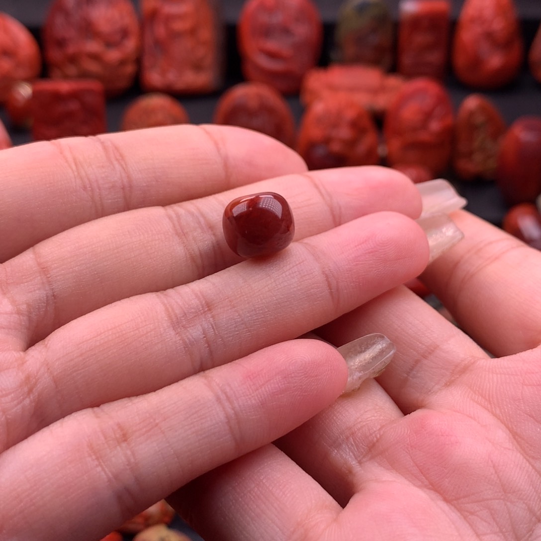 南红玛瑙南红川料原矿牛血火焰老型11mm未镶嵌