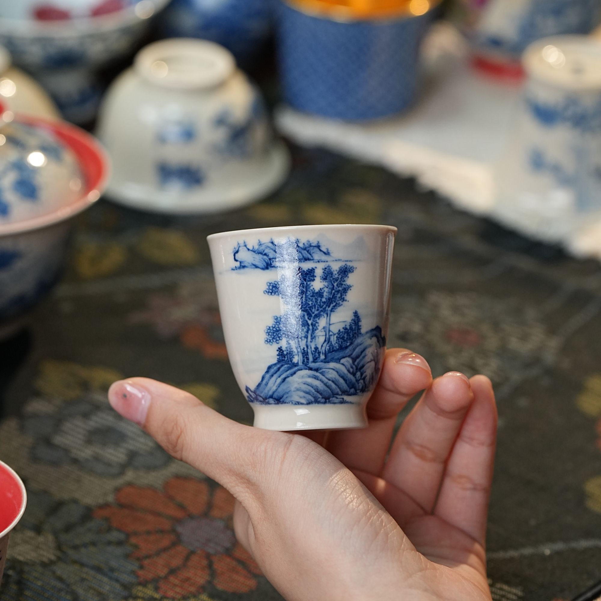 雨香斋景德镇高温纯手工手绘柿子红山水高足杯