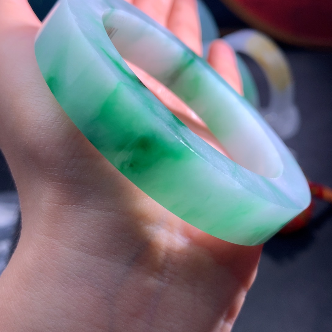 未镶嵌冰种飘花定制翡翠