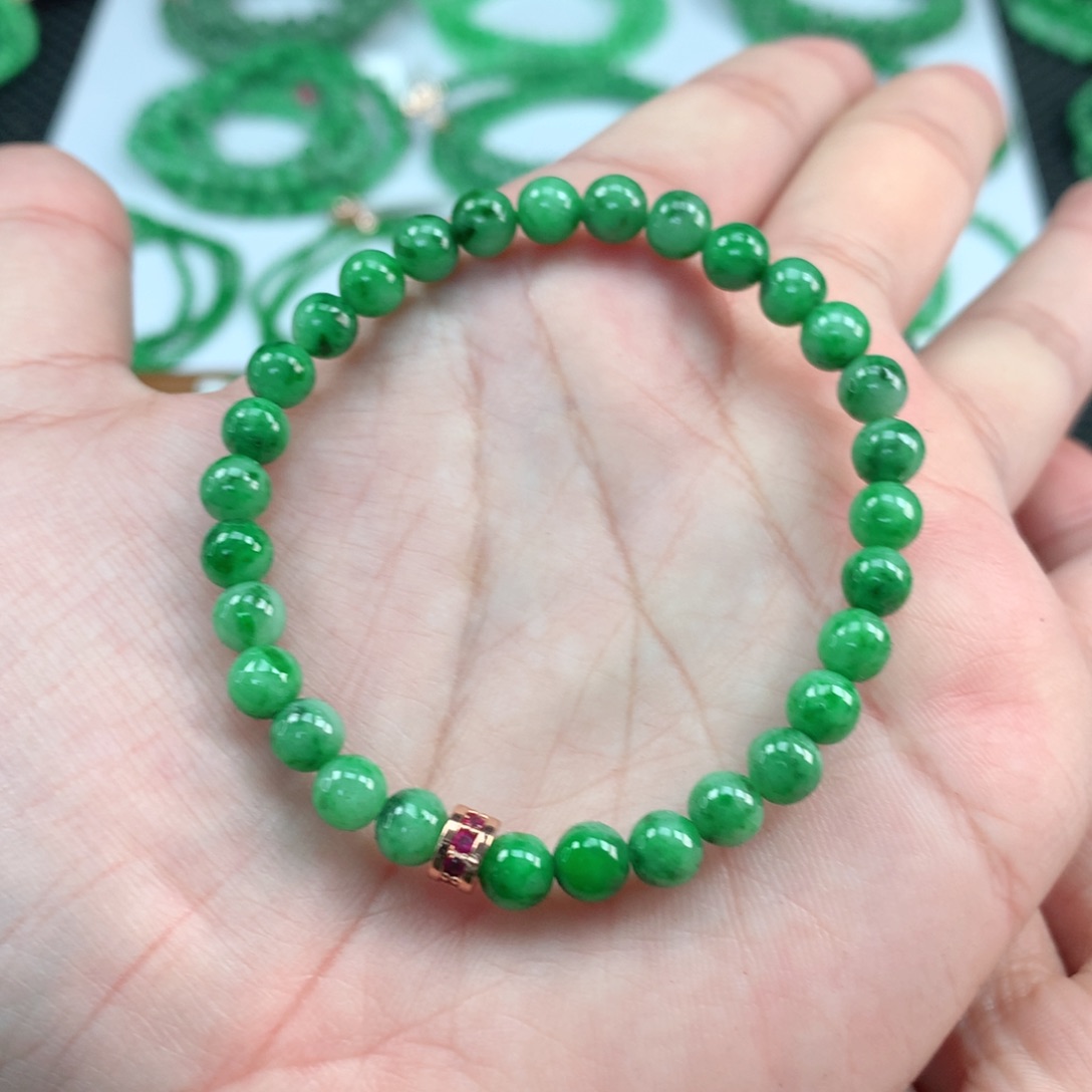 翡翠手链未镶嵌翡翠