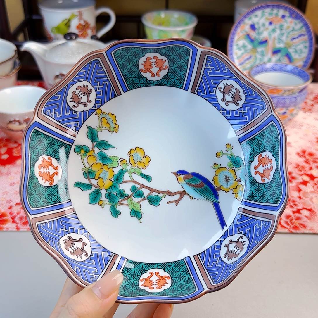 他家茶具瓷器真美！