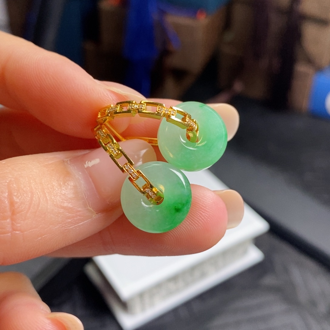 翡翠18K金镶嵌耳饰半山水甜甜圈耳扣