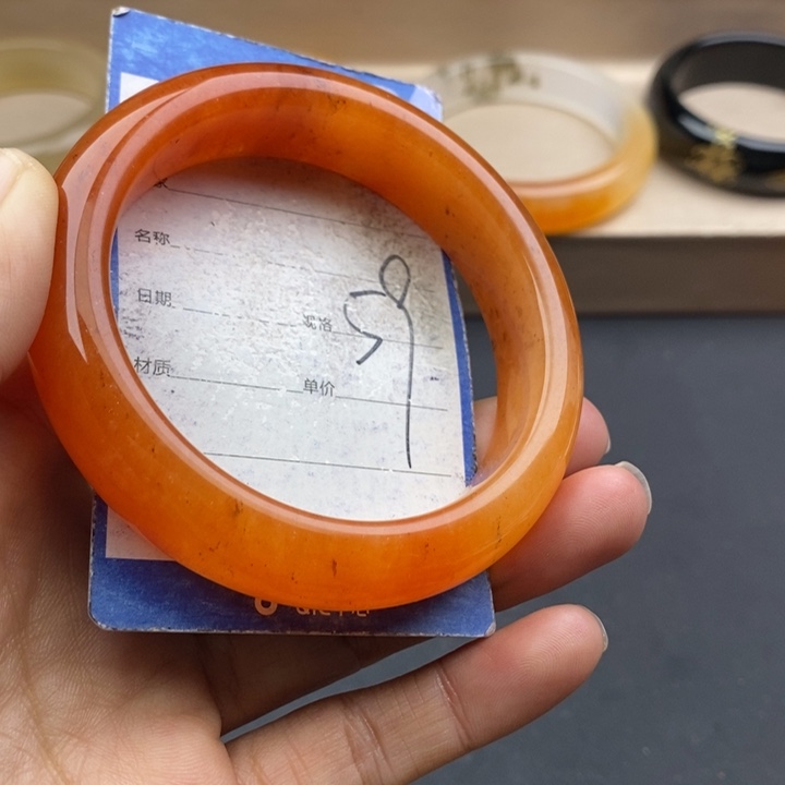 石英质玉未镶嵌手镯