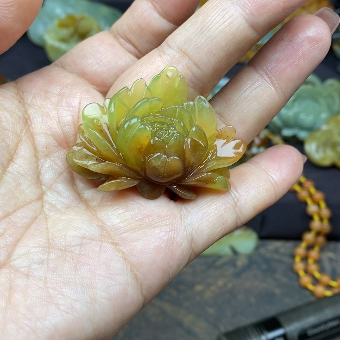 蛇纹石玉颈饰未镶嵌兰*