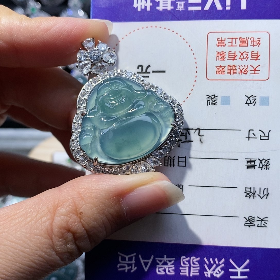 翡翠颈饰未镶嵌翡翠