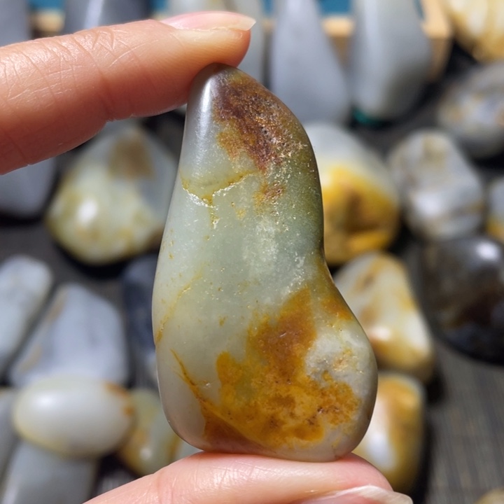 三***仓和田玉未镶嵌颈饰