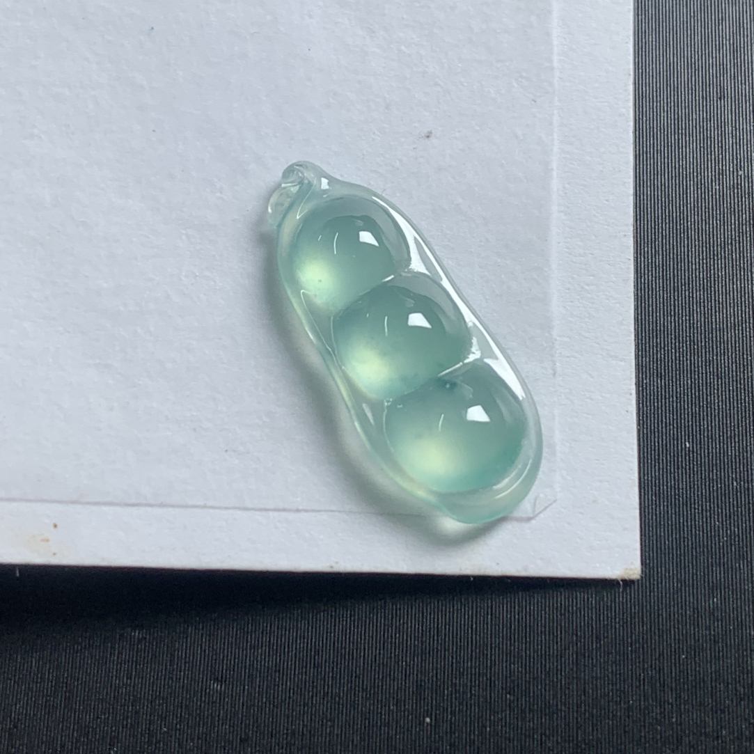 天然缅甸翡翠A货未镶嵌玻璃木纳绿福豆卡18.6-7.6-3.6