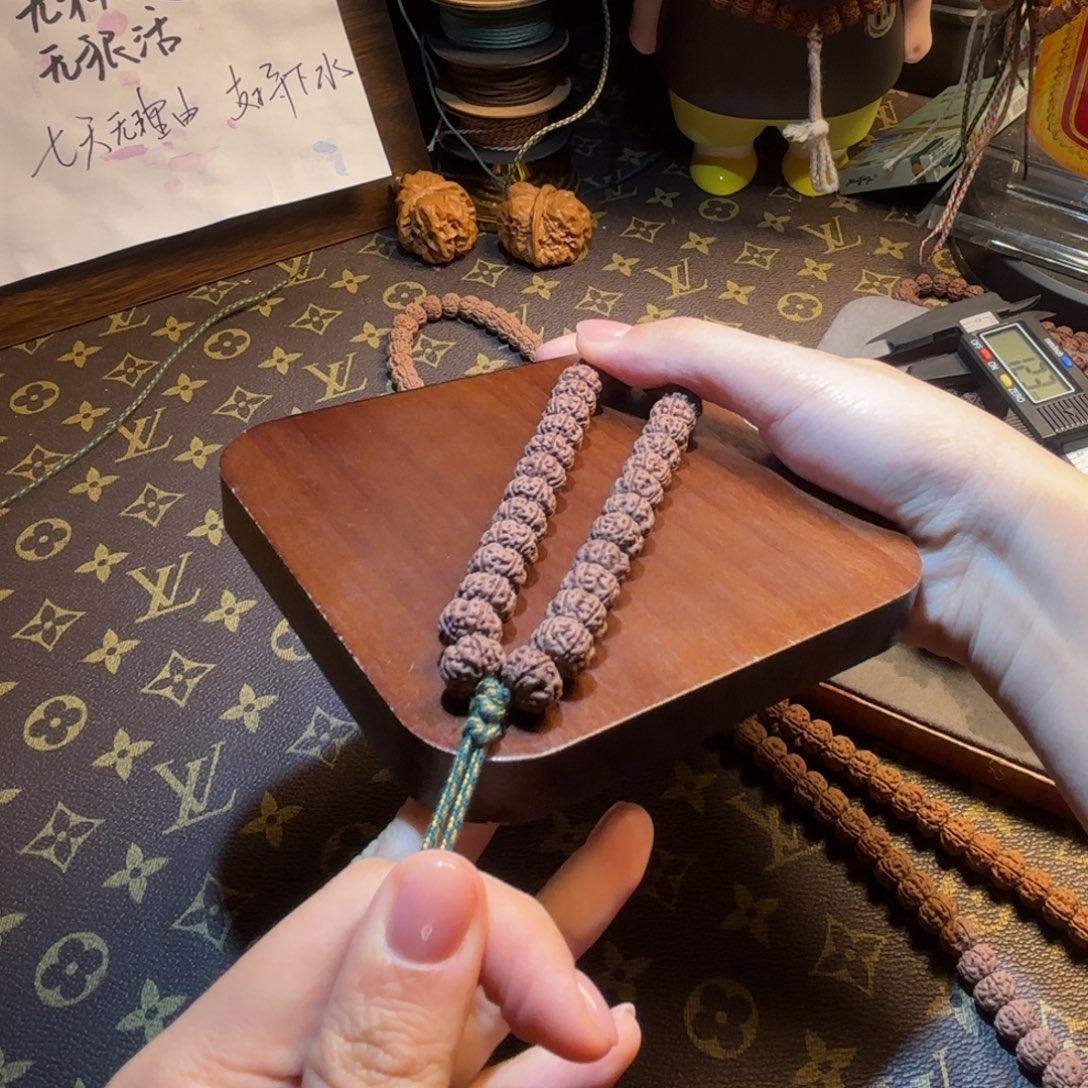 阳***草吊坠金刚菩提纯血老树王9号