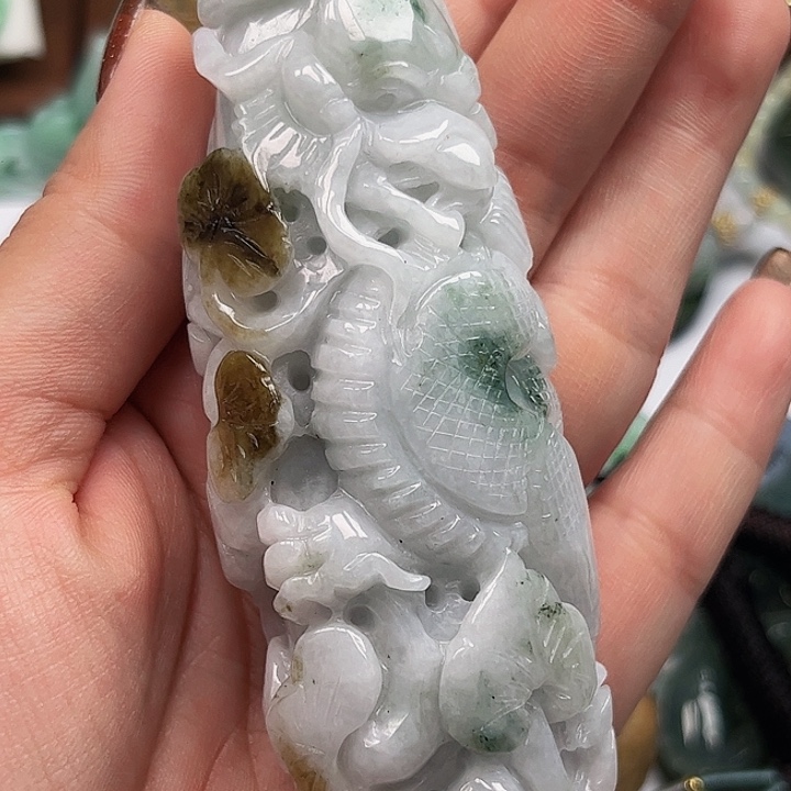 翡翠未镶嵌颈饰挂件