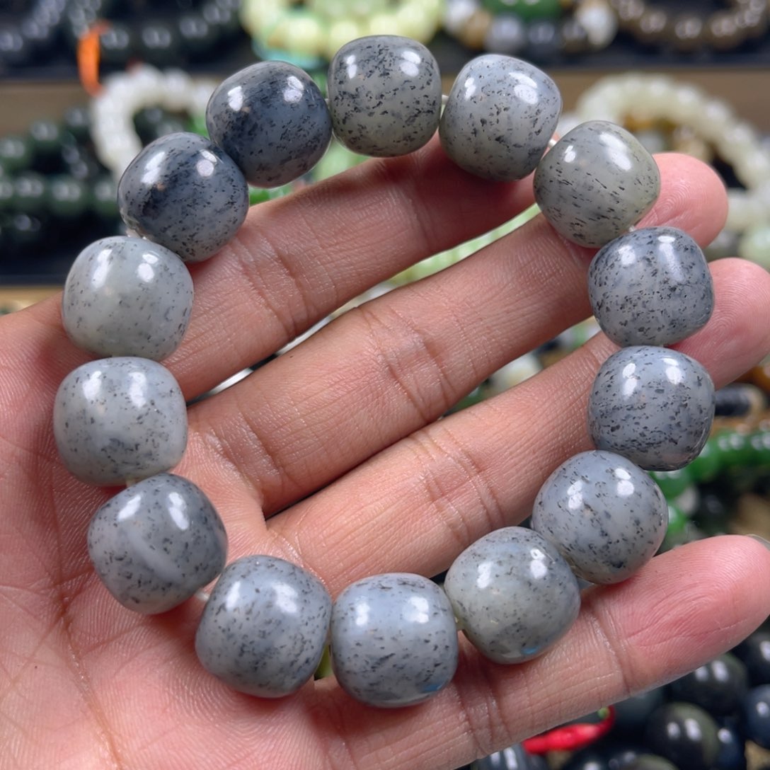 和田玉手串未镶嵌