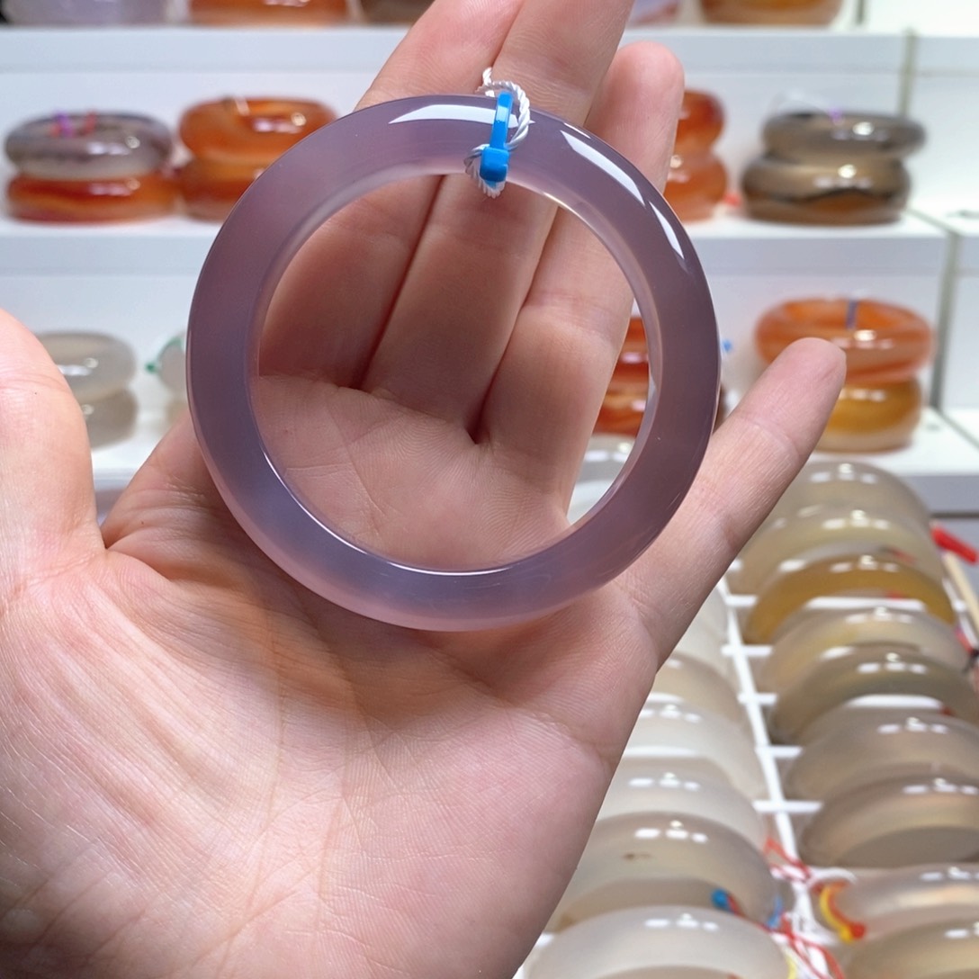 玛瑙/玉髓手镯未镶嵌小**?天然纹雾结构