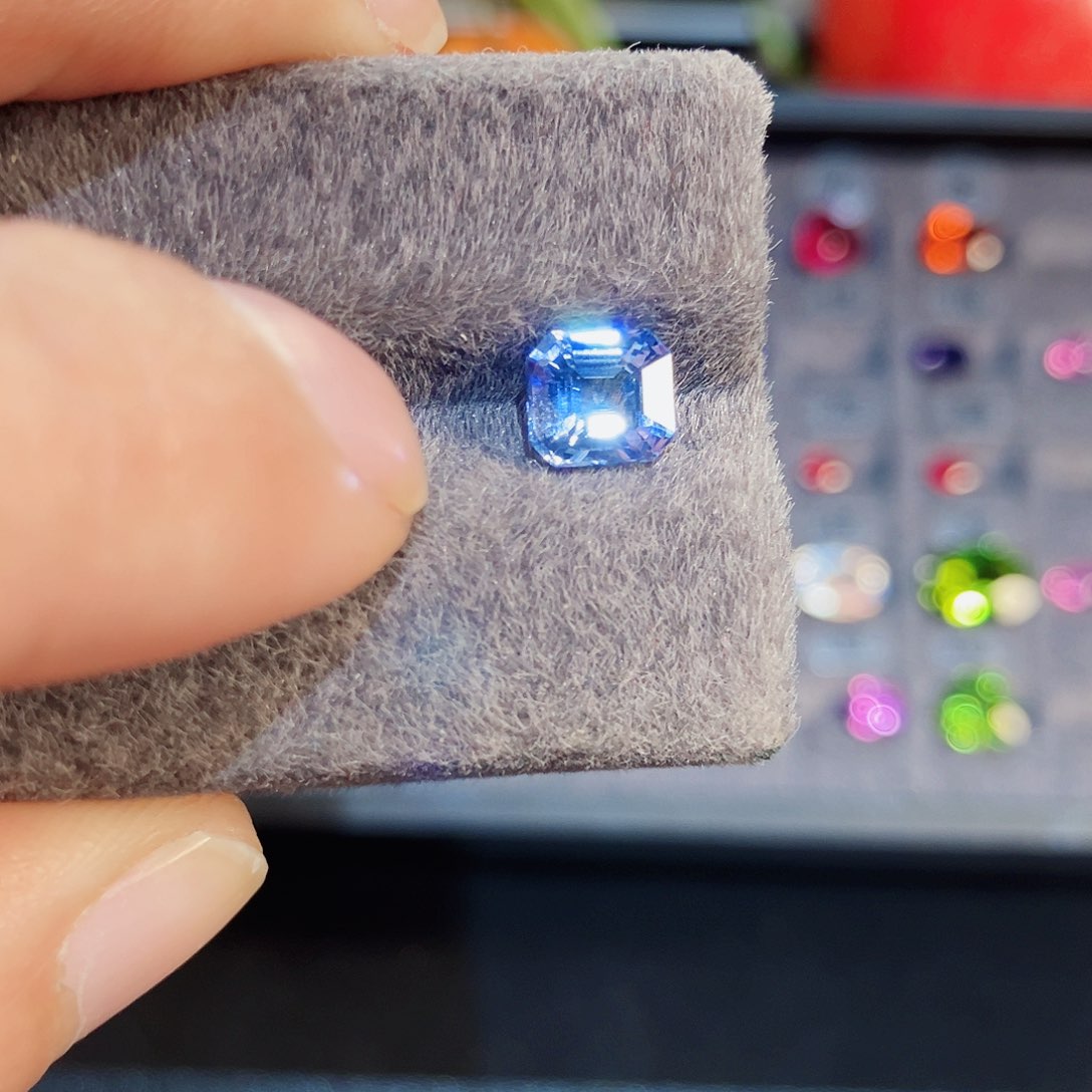蓝宝石裸石未镶嵌1.53克拉