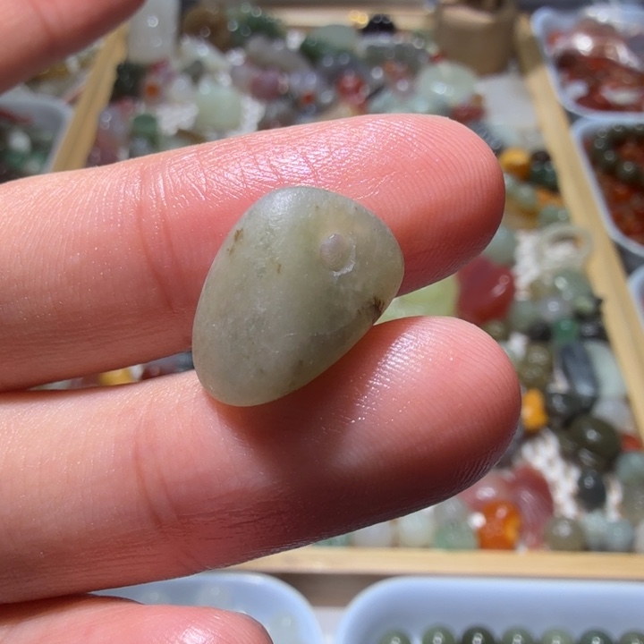 和田玉未镶嵌珠宝半成品