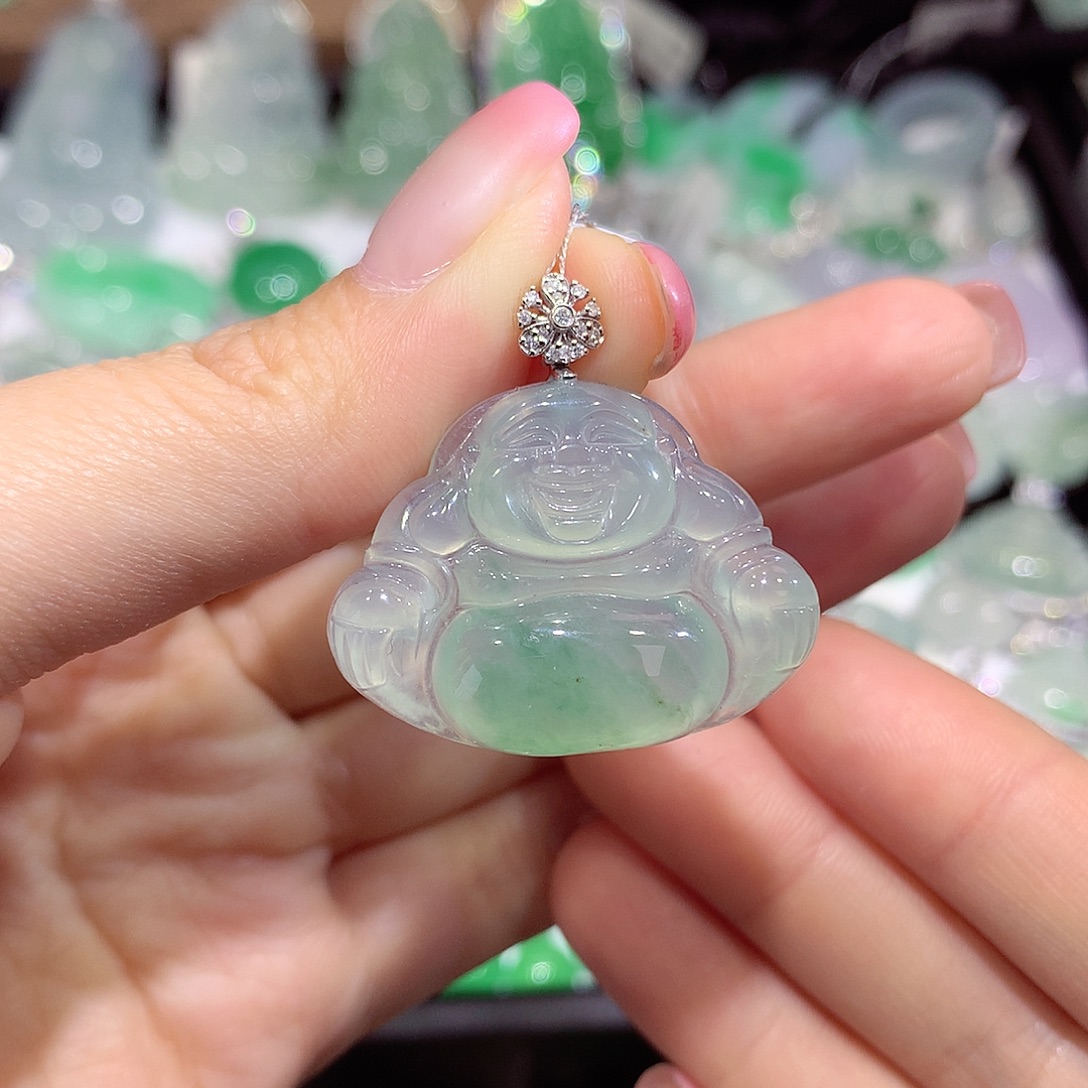 翡翠18K金镶嵌颈饰佛