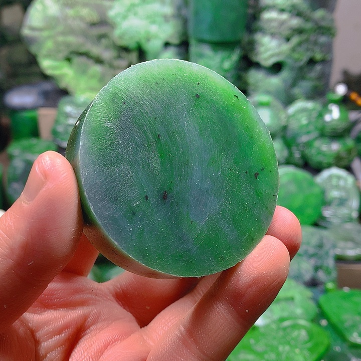 吾***石和田玉（碧玉）未镶嵌珠宝半成品