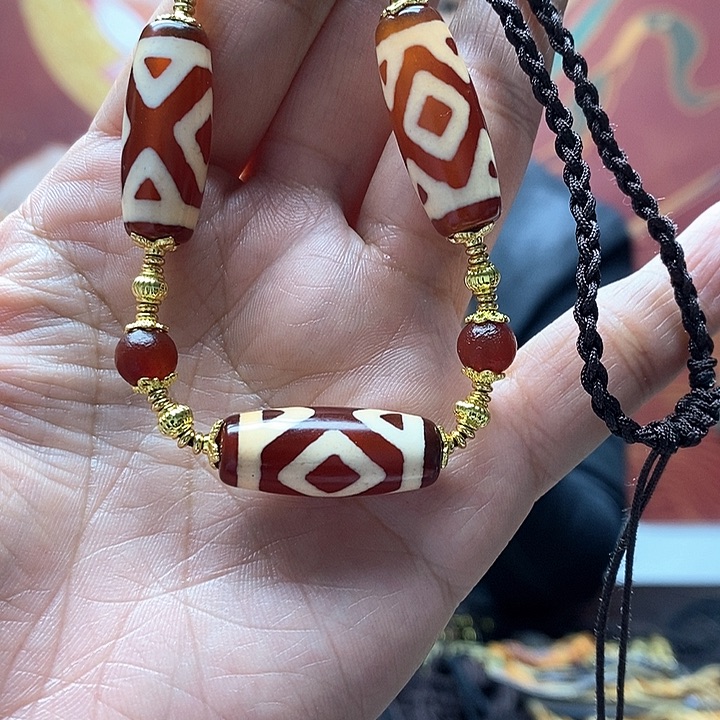 玛瑙/玉髓颈饰合金