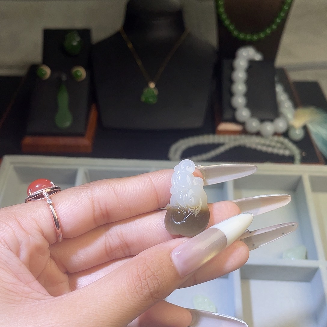 颈饰未镶嵌和田玉