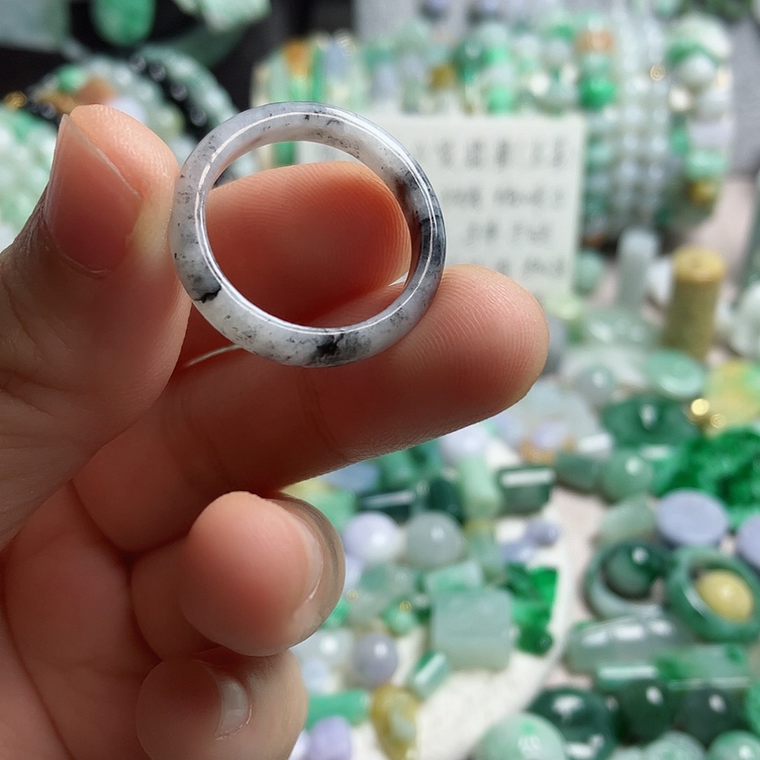 翡翠颈饰未镶嵌卡19