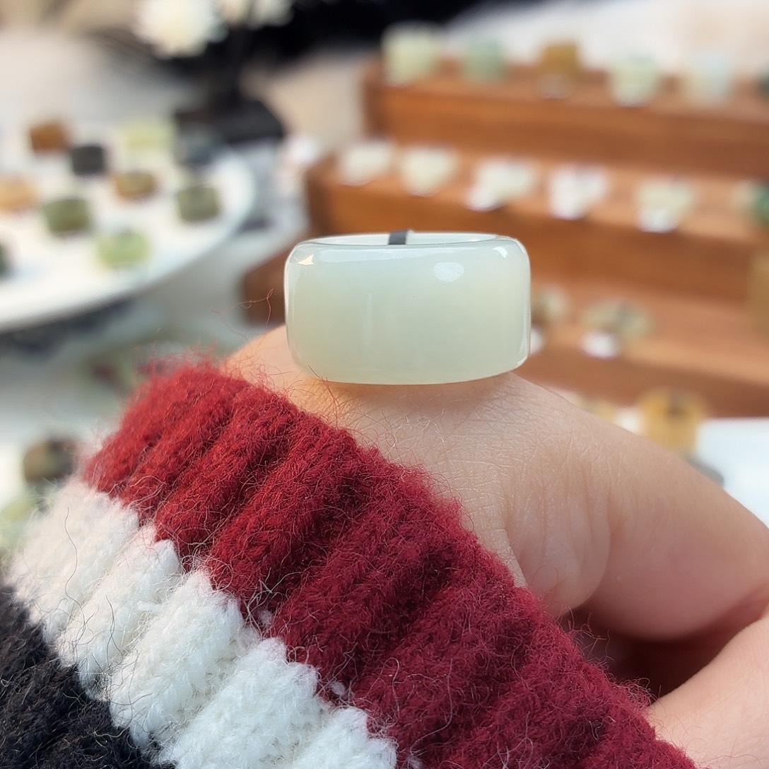 和田玉未镶嵌戒指i30奶蓝圆切15.9mm