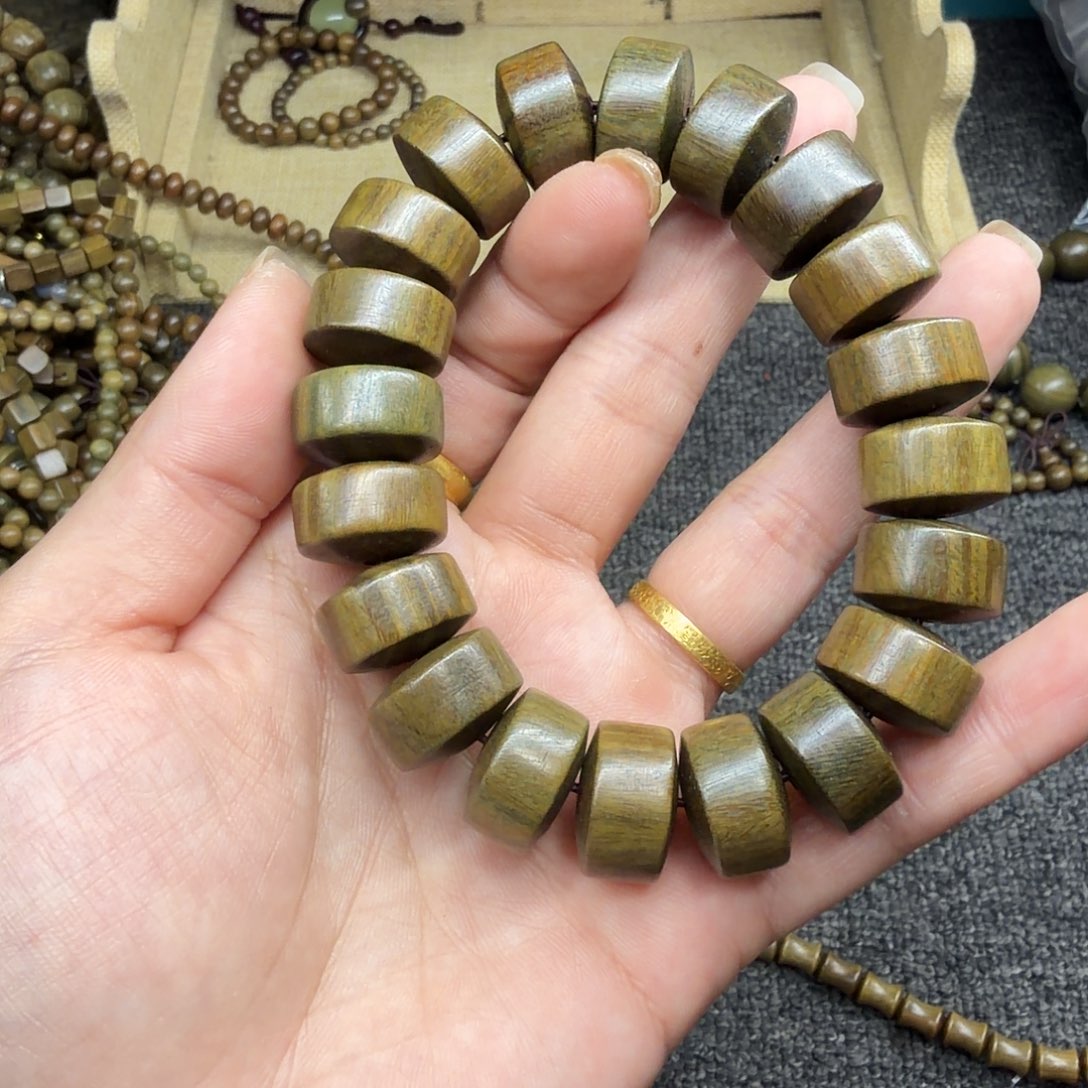 维腊木（绿檀）无事牌