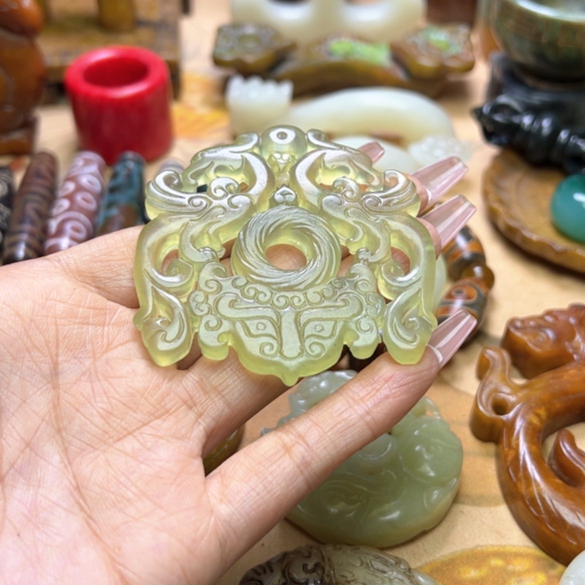 【闪购商品】蛇纹石玉颈饰未镶嵌