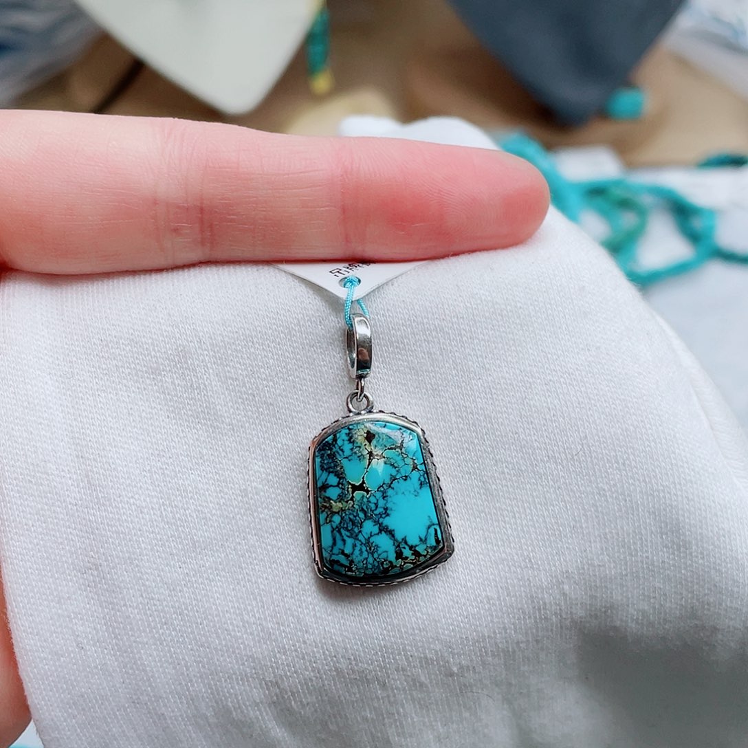 宁****绿松石未镶嵌绿松石