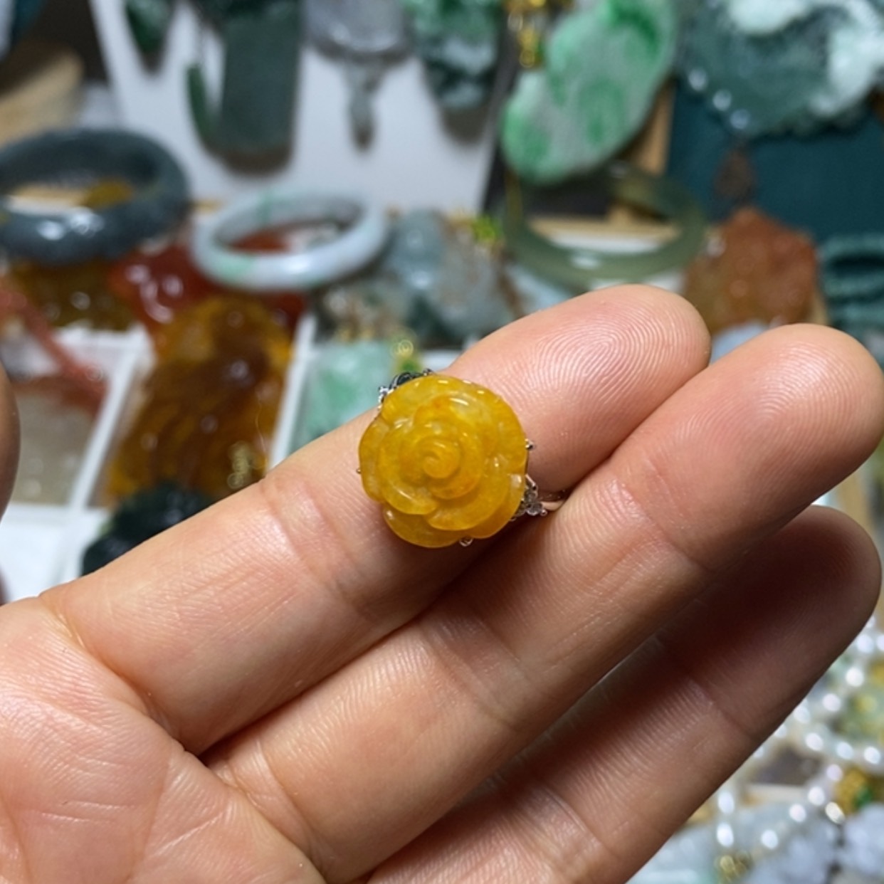 【闪购商品】翡翠吊坠(赠链)未镶嵌