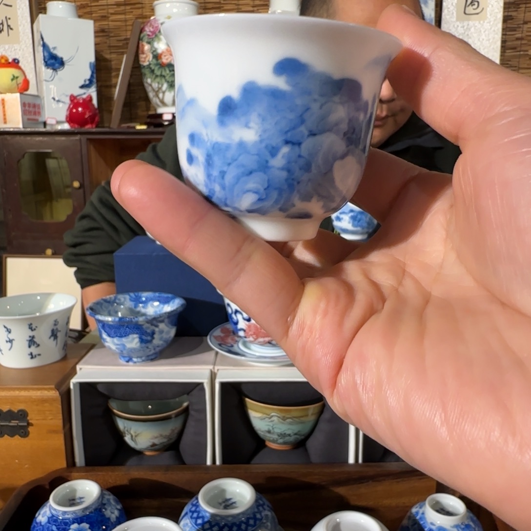 陶手绘青花山水铃铛杯