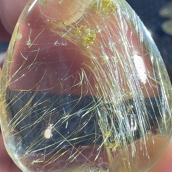 阳***懿未镶嵌发晶颈饰你