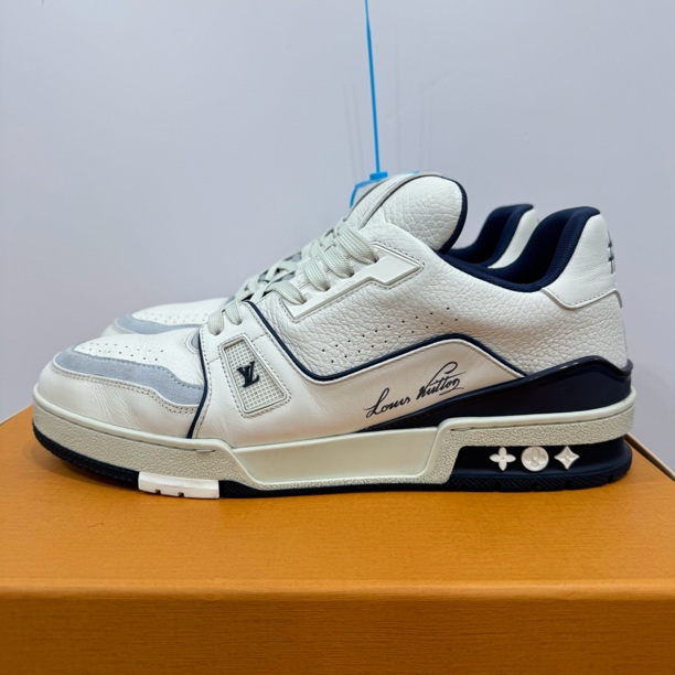95新 LouisVuitton/路易威登 42码 trainer 白蓝水泥 时尚板鞋