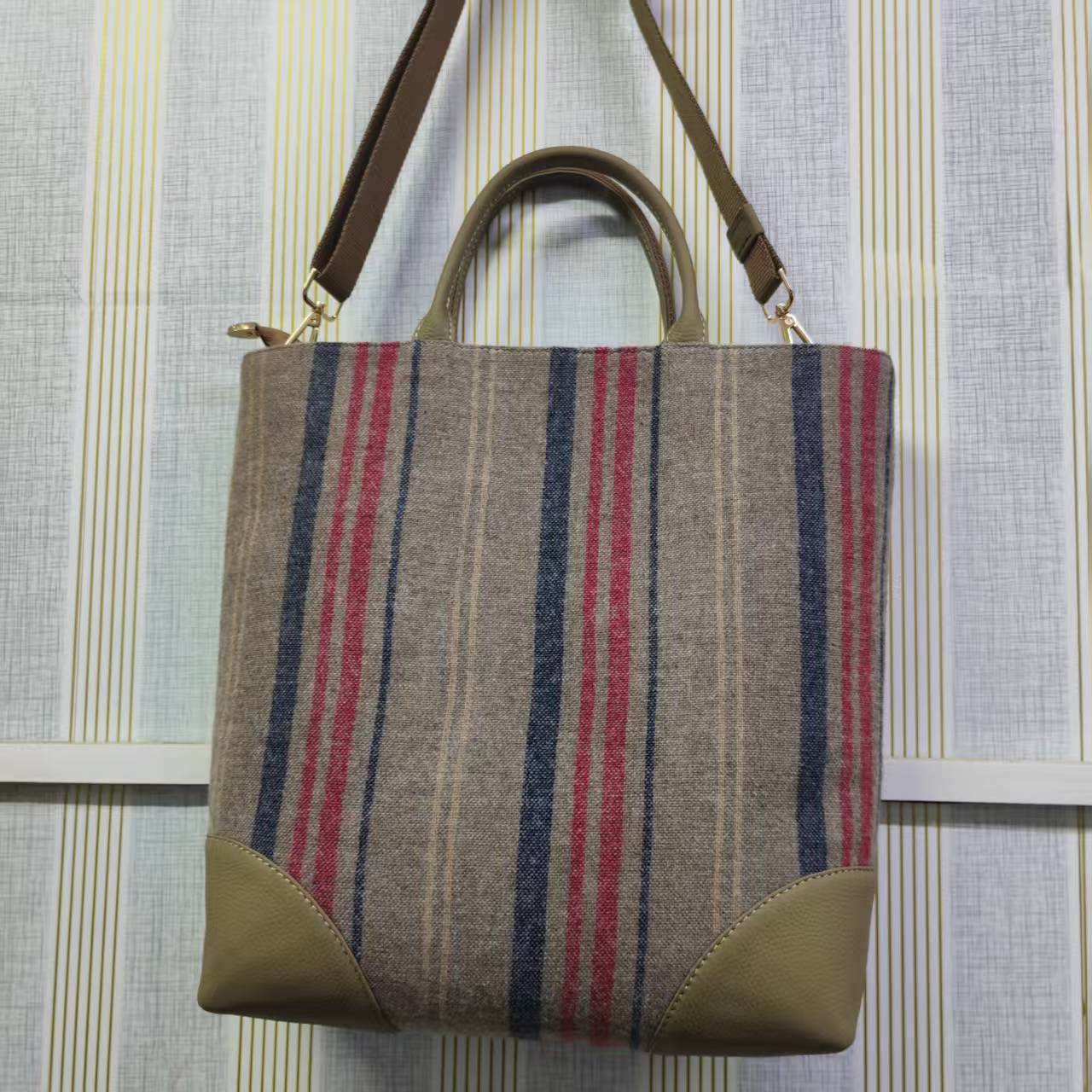 秋冬自留款牛皮配毛呢手拎包