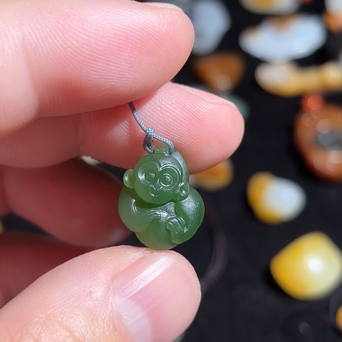 品***轩和田玉未镶嵌颈饰