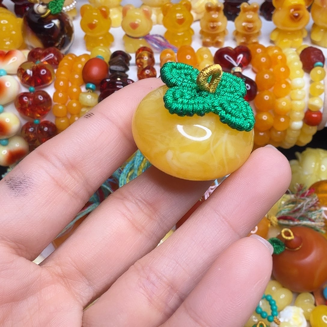 有***芳非金属白花小不点柿子事事如意