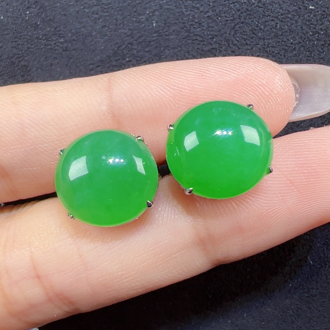 翡翠18K金镶嵌耳饰蛋面