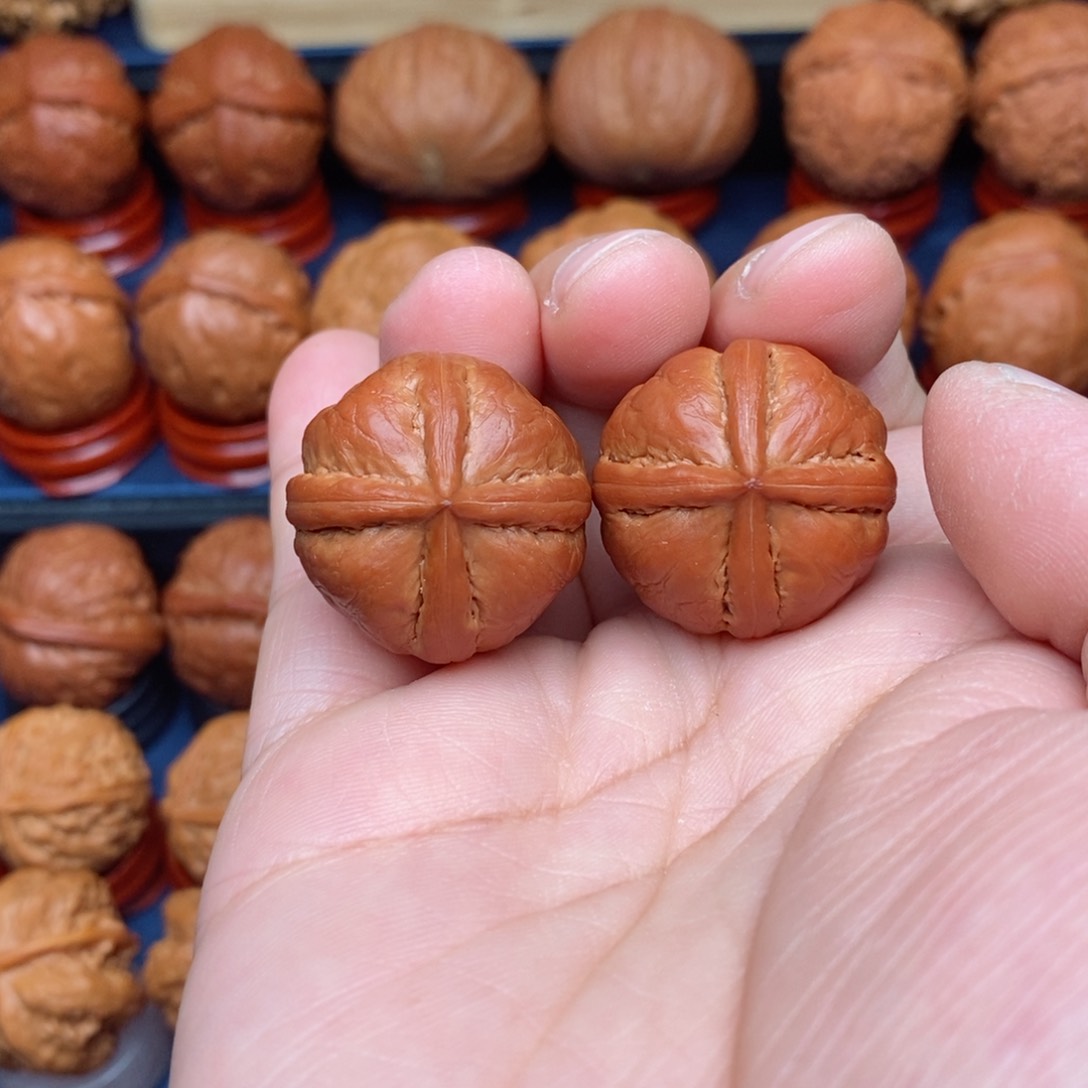 把件文玩核桃哦*噶手捻